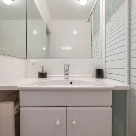 Wonderful 1 Bedroom 3 Min Walk To The Croisette! Apartament Cannes