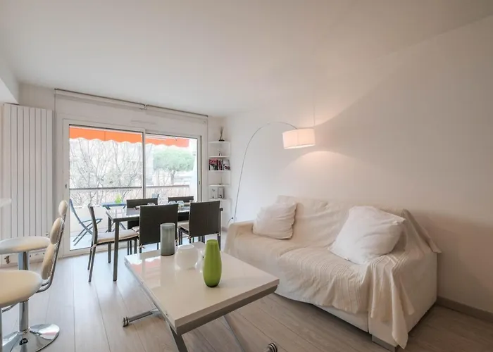 Daire Wonderful 1 Bedroom 3 Min Walk To The Croisette! Cannes