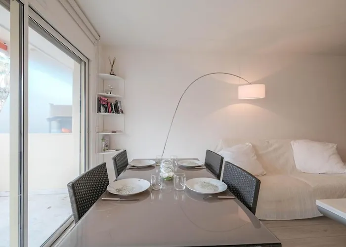 Daire Wonderful 1 Bedroom 3 Min Walk To The Croisette! Cannes